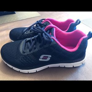 Skechers tennis shoes